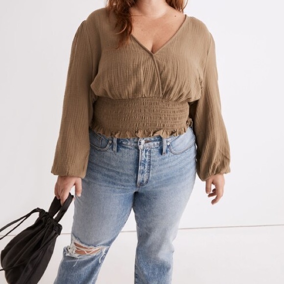 Madewell Tops - NWT Madewell Plus Lightspun Julianne Smocked-Waist Top